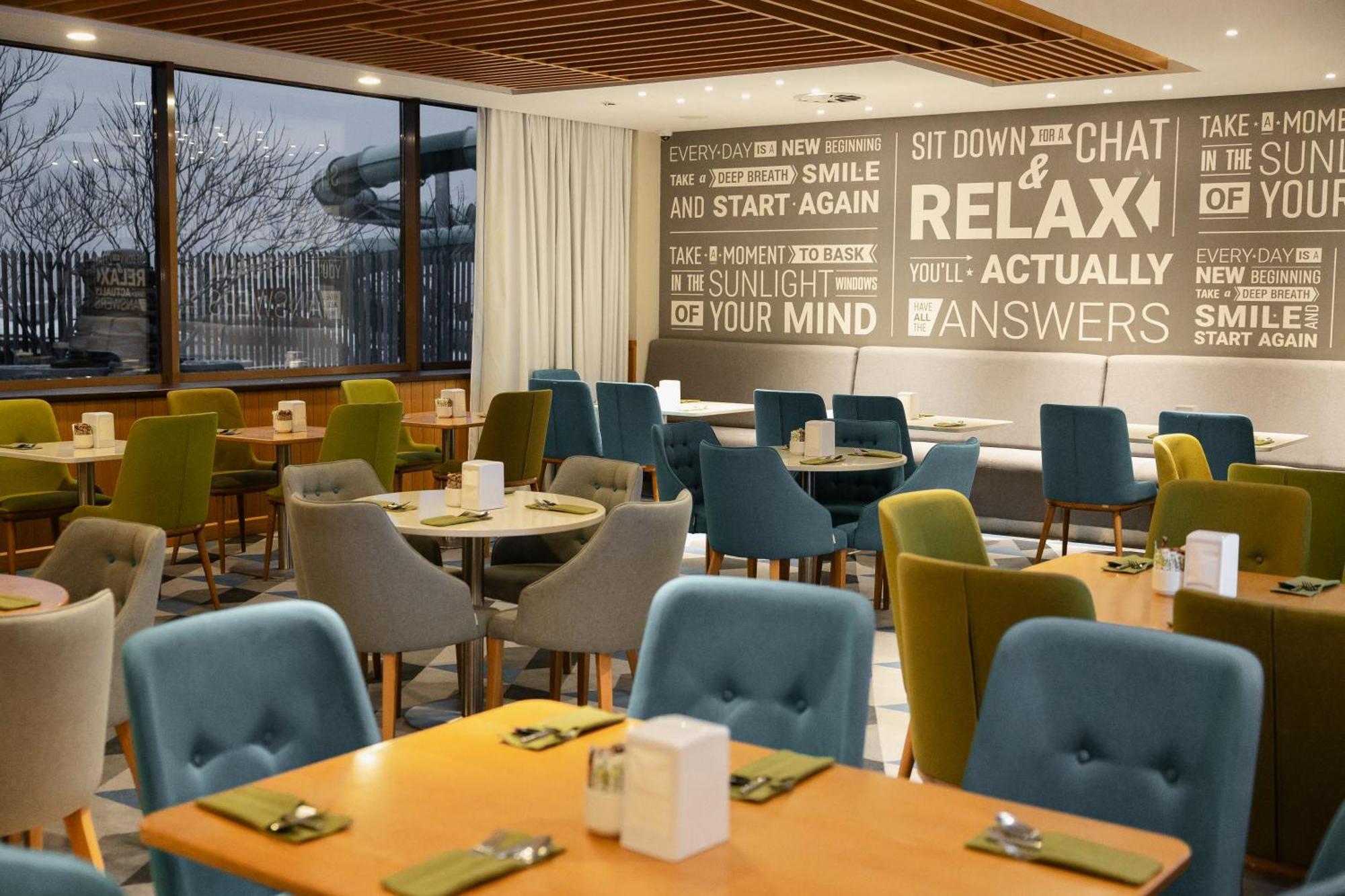 Holiday Inn - Aktau - Seaside By Ihg Exterior foto