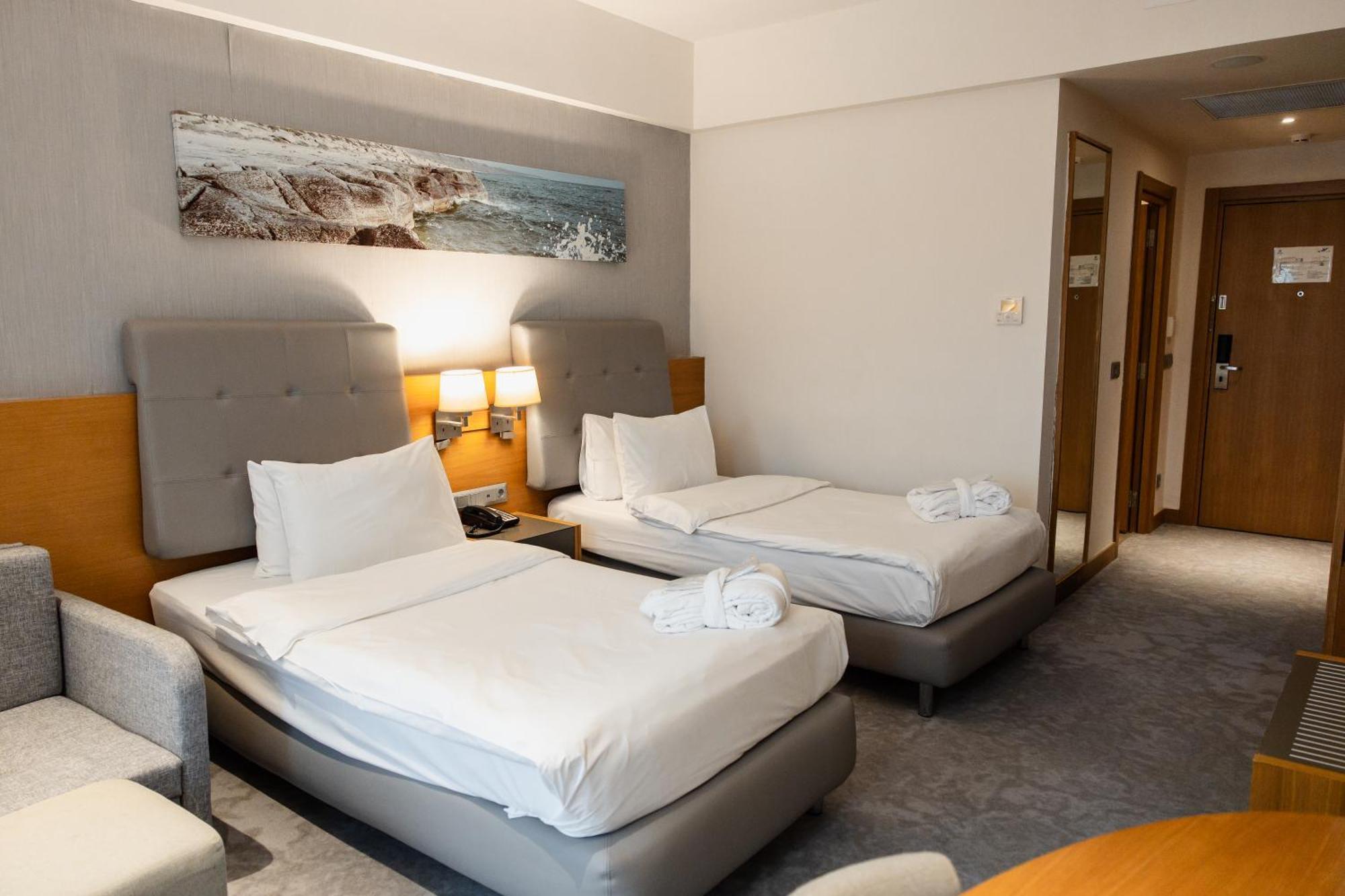 Holiday Inn - Aktau - Seaside By Ihg Exterior foto