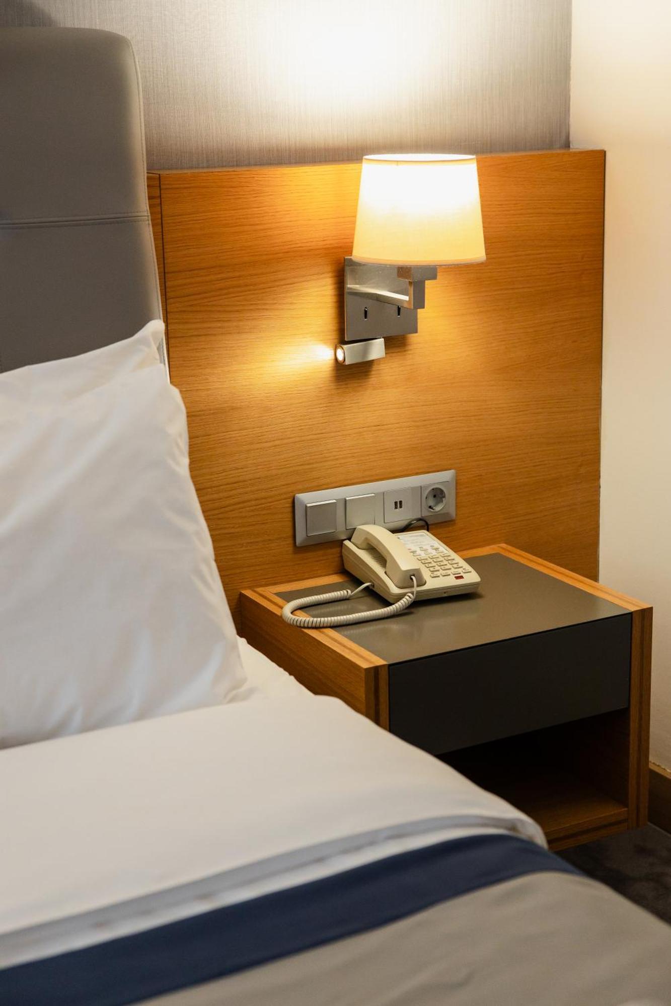 Holiday Inn - Aktau - Seaside By Ihg Exterior foto