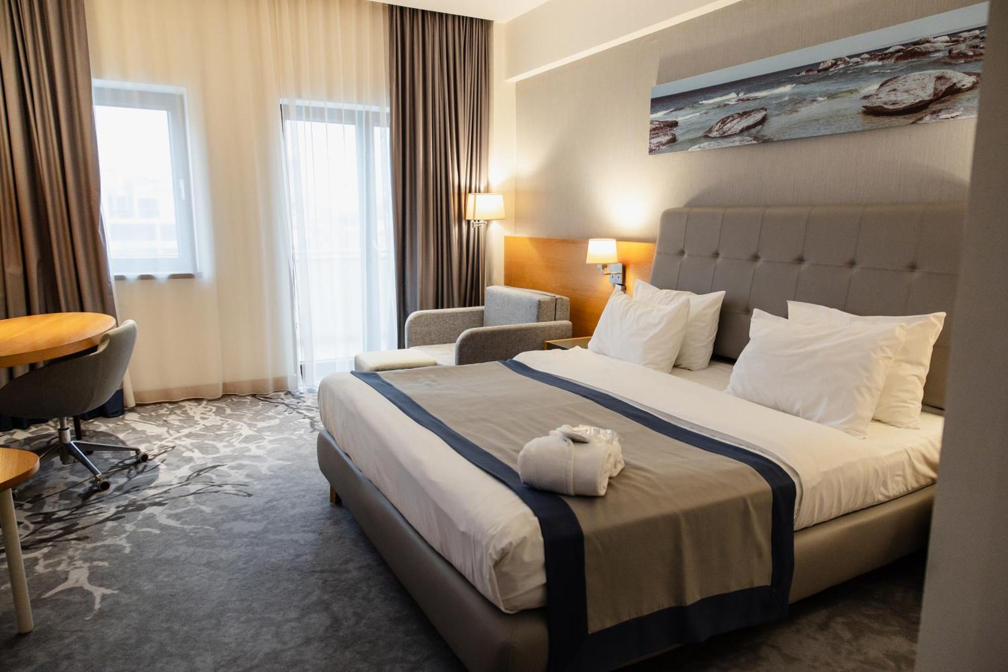 Holiday Inn - Aktau - Seaside By Ihg Exterior foto